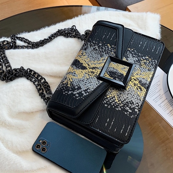 Luxe Vegan Leather Snakeskin Medium Size Shoulder Crossbody Bag - Picture 11 of 12